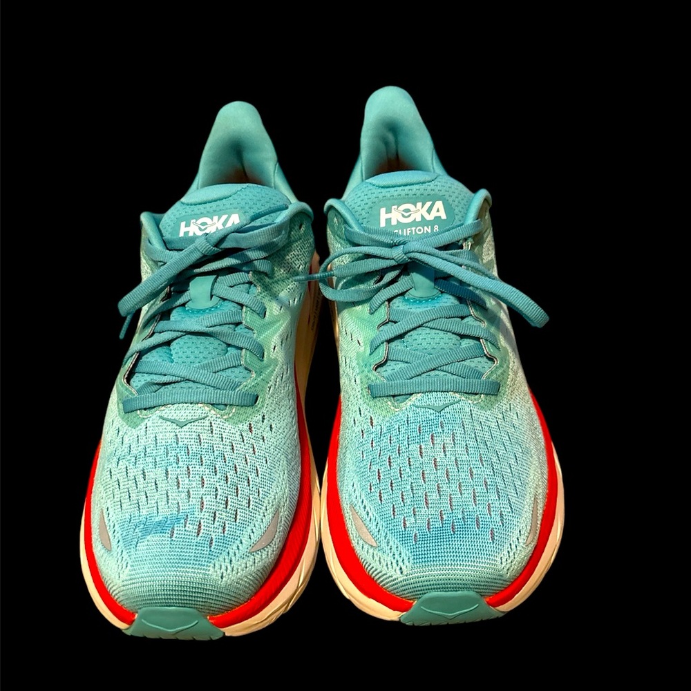 HOKA Clifton 8